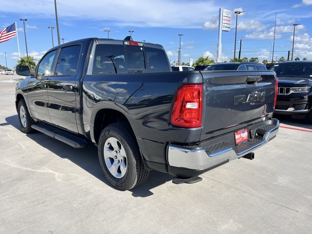 2025 Ram 1500 Tradesman photo 3
