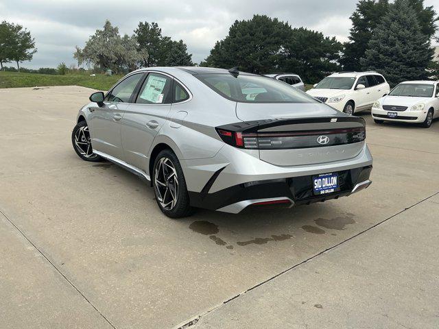 2025 Hyundai Sonata SEL Convenience photo 2