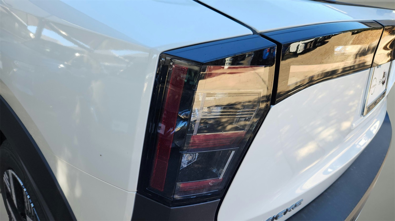 2025 Nissan Kicks SV photo 23
