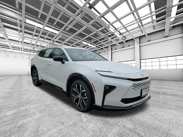 2025 Toyota Crown Signia XLE's photo