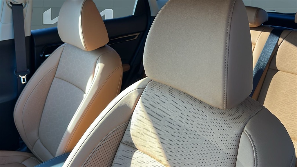 2026 Kia Seltos EX photo 9