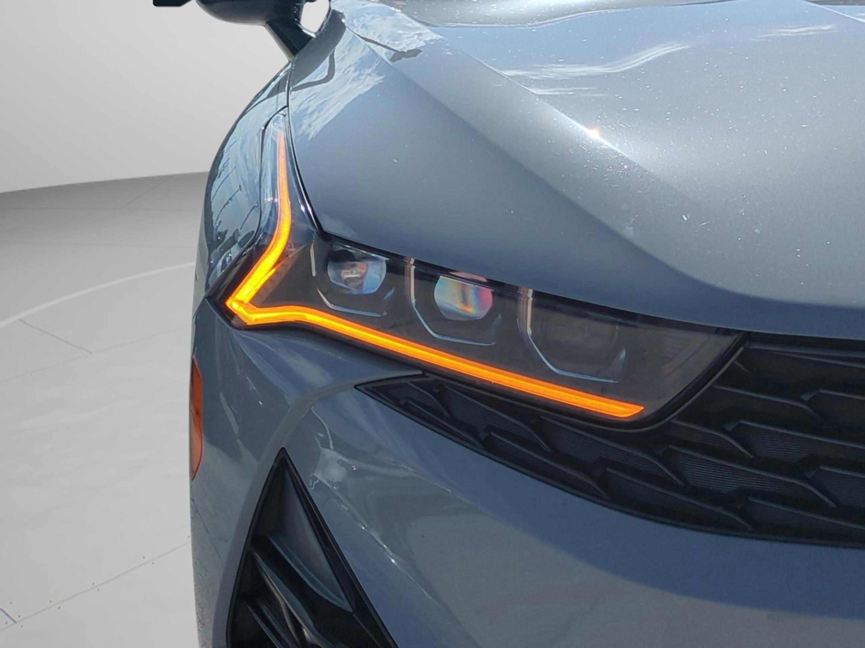 2021 Kia K5 GT-Line photo 9