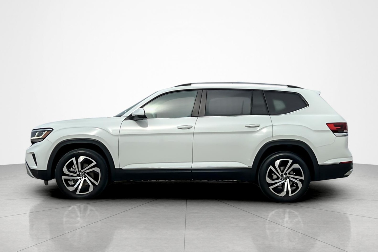 2022 Volkswagen Atlas V6 SEL photo 2