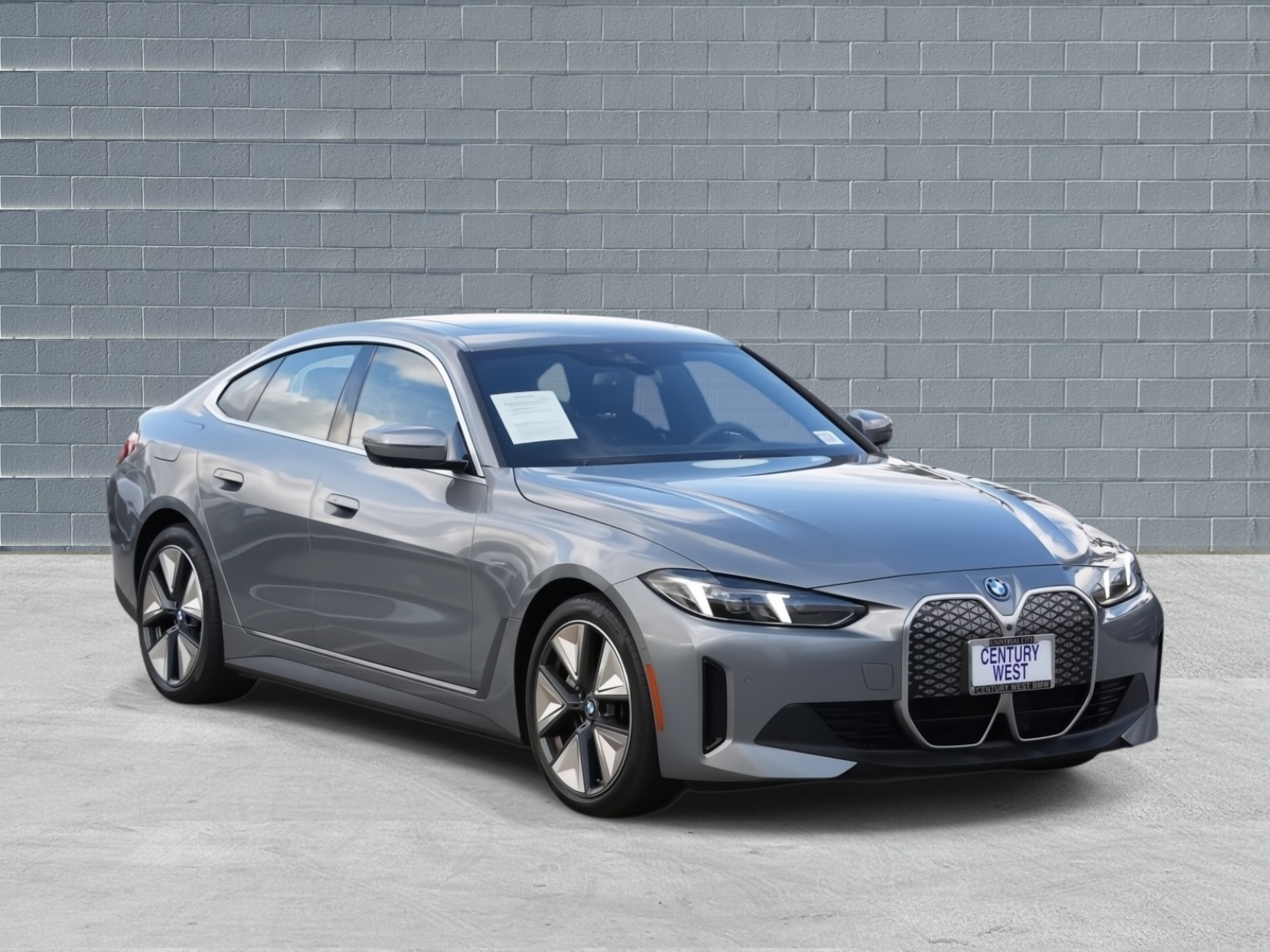 2025 BMW i4 40's photo