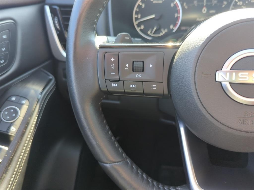 2022 Nissan Rogue SL photo 24