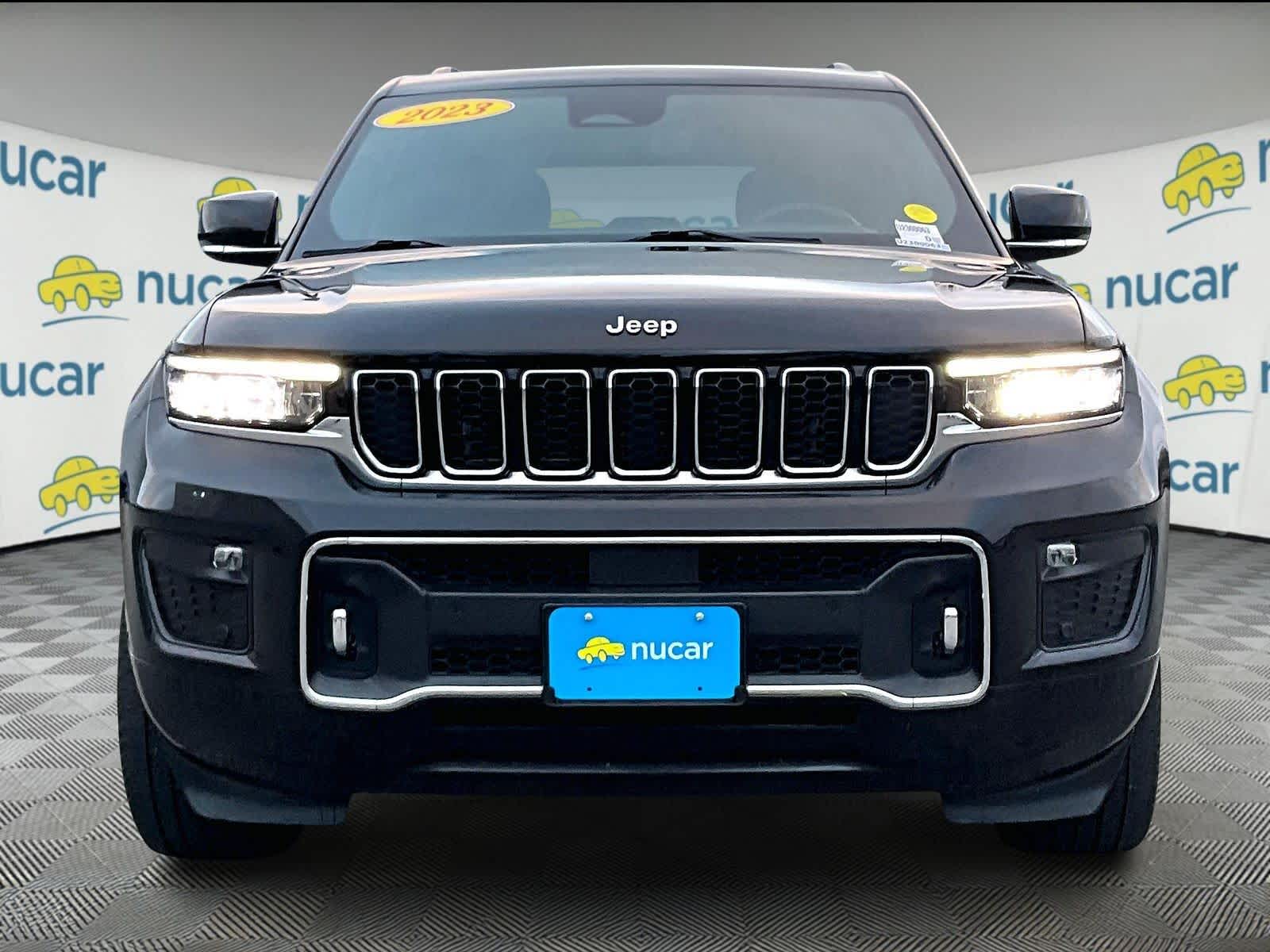 2023 Jeep Grand Cherokee Overland photo 2