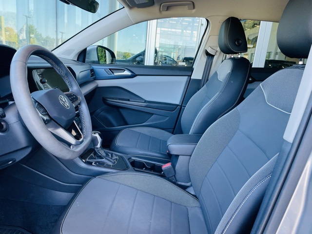 2023 Volkswagen Taos SE photo 4