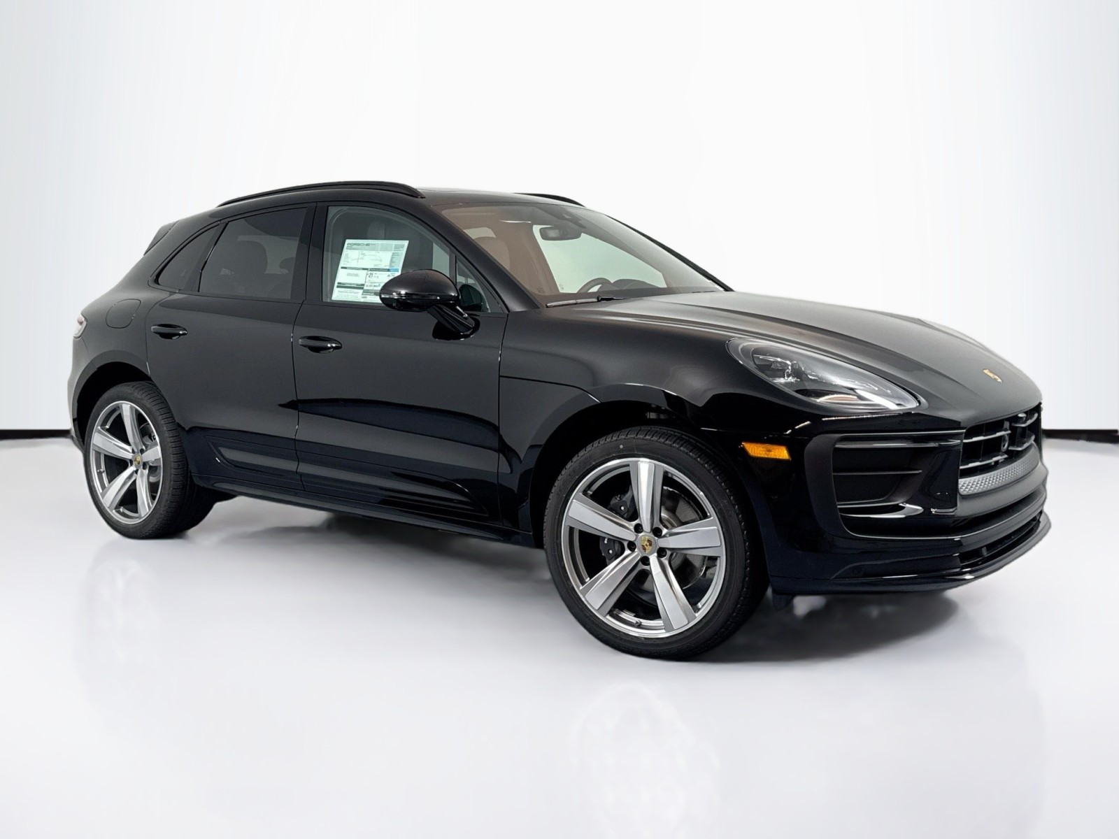 2025 Porsche Macan T photo 6