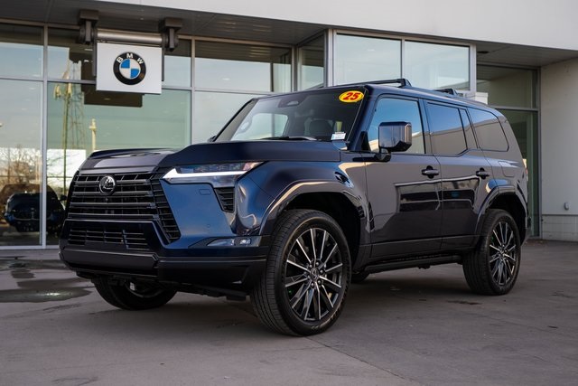 2025 Lexus GX Luxury's photo