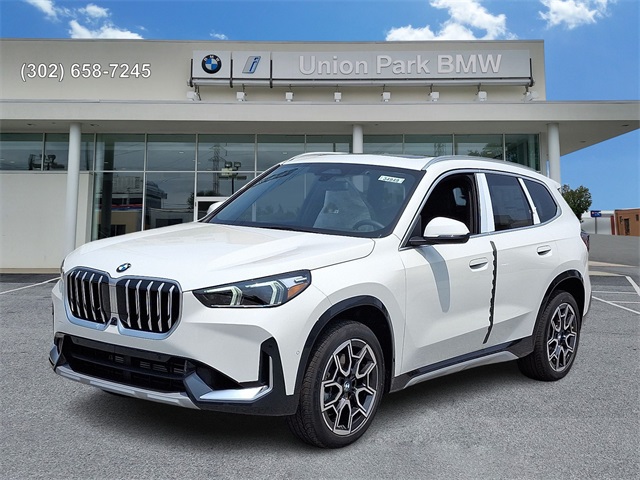 2025 BMW X1 28i's photo