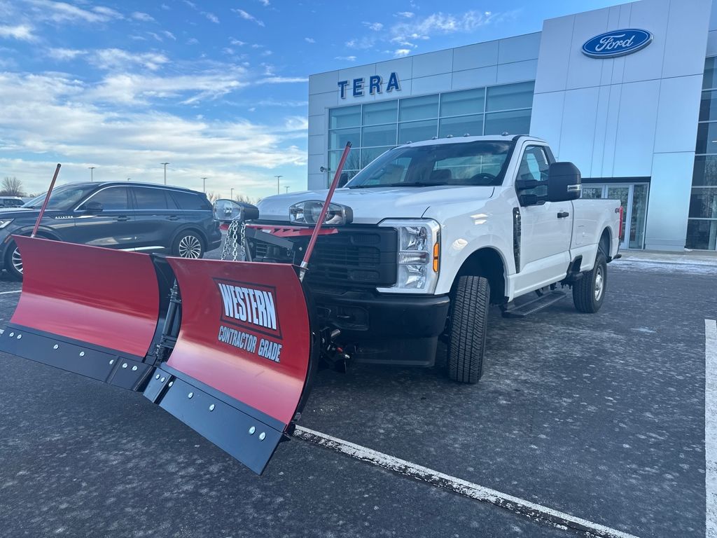 2026 Ford F-350 Super Duty XL's photo