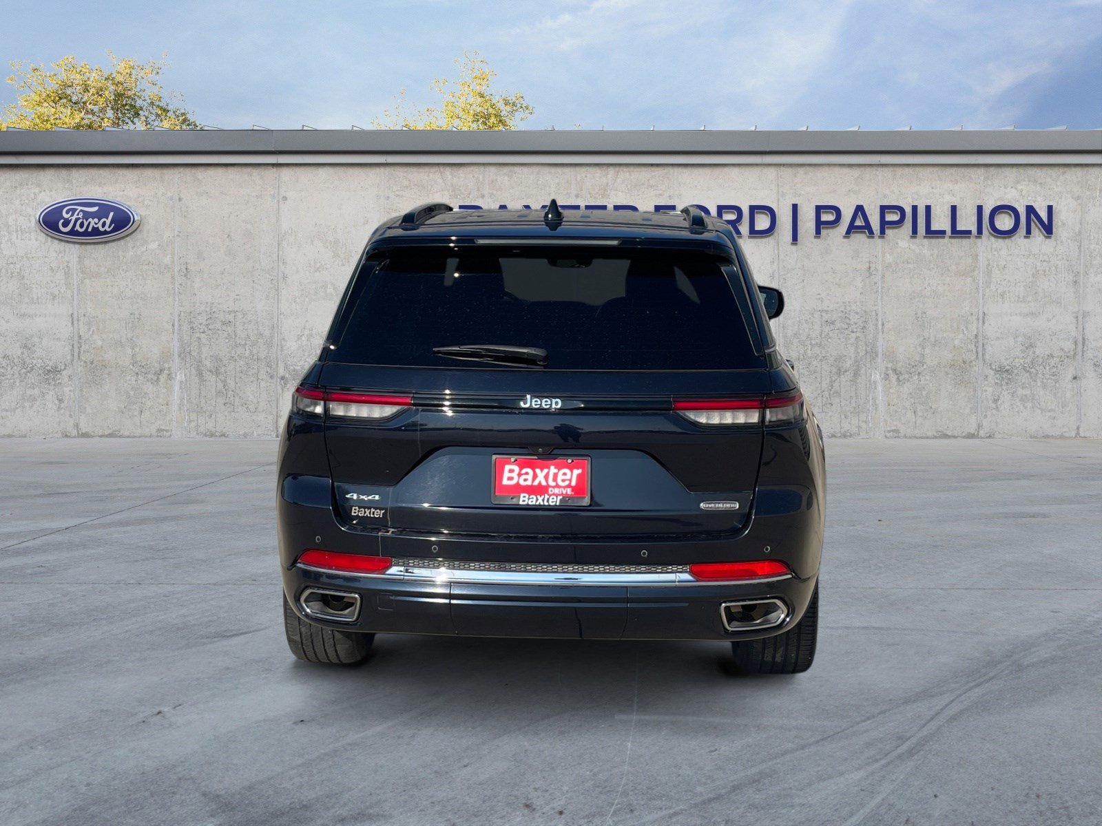 2023 Jeep Grand Cherokee Overland photo 3