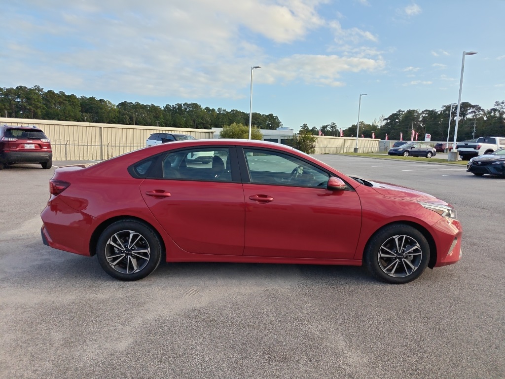 2024 Kia Forte LXS photo 8