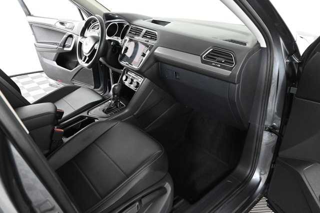 2018 Volkswagen Tiguan SEL photo 11