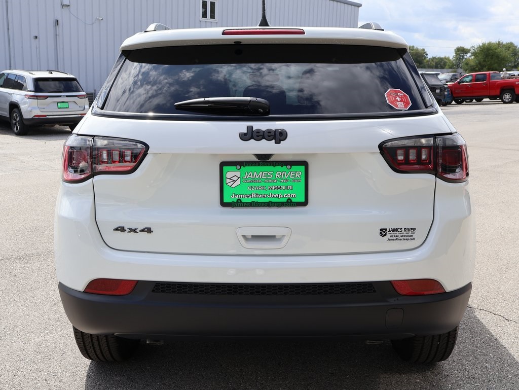 2026 Jeep Compass Latitude photo 4