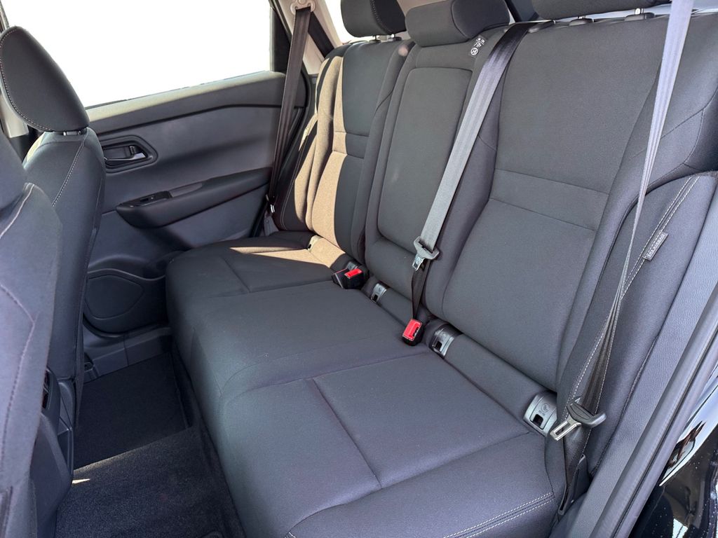 2026 Nissan Rogue S photo 13