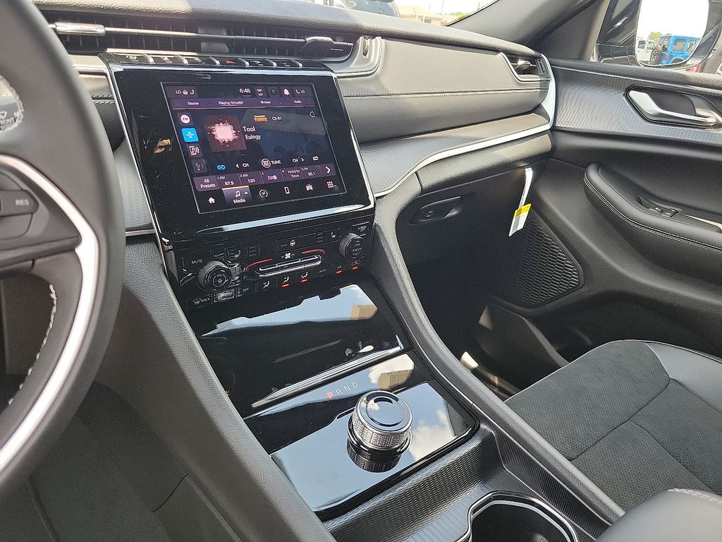 2025 Jeep Grand Cherokee Altitude X photo 15