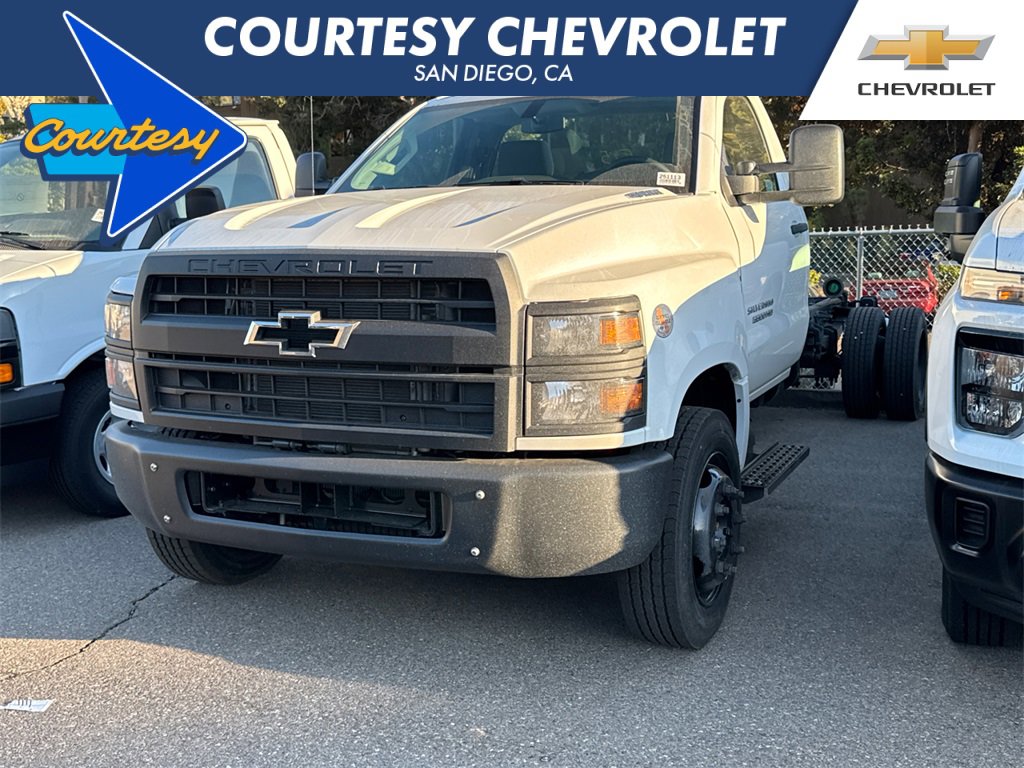 2025 Chevrolet Silverado 4500 Medium Duty Chassis Cab Work Truck's photo