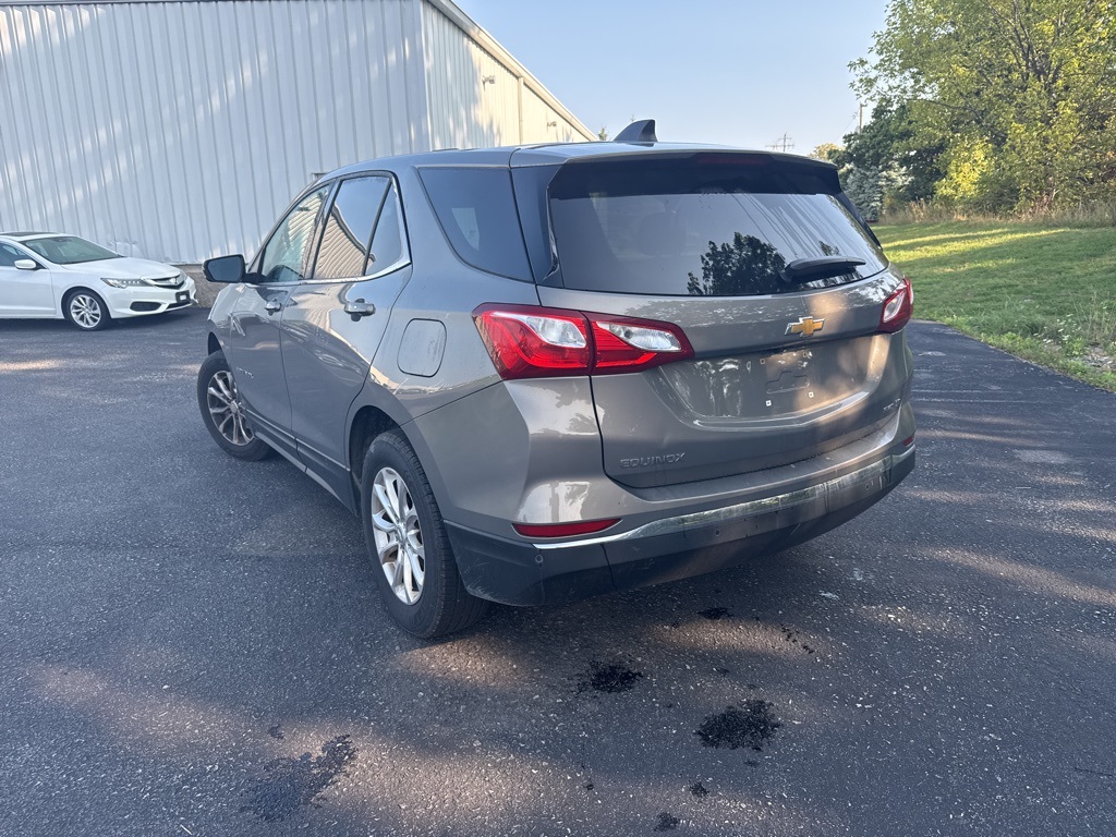 2019 Chevrolet Equinox LT photo 2