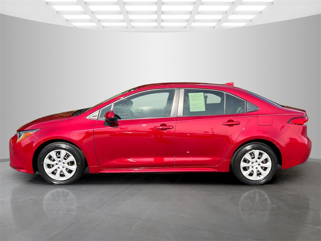 2022 Toyota Corolla LE photo 3