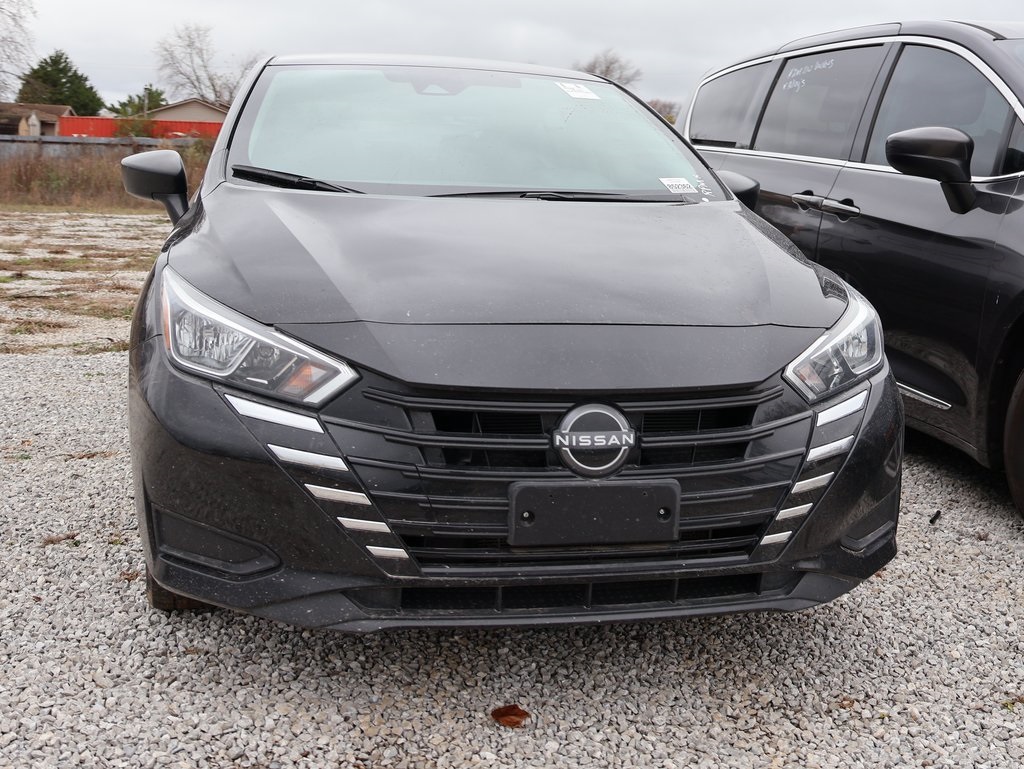 2024 Nissan Versa 1.6 S photo 2