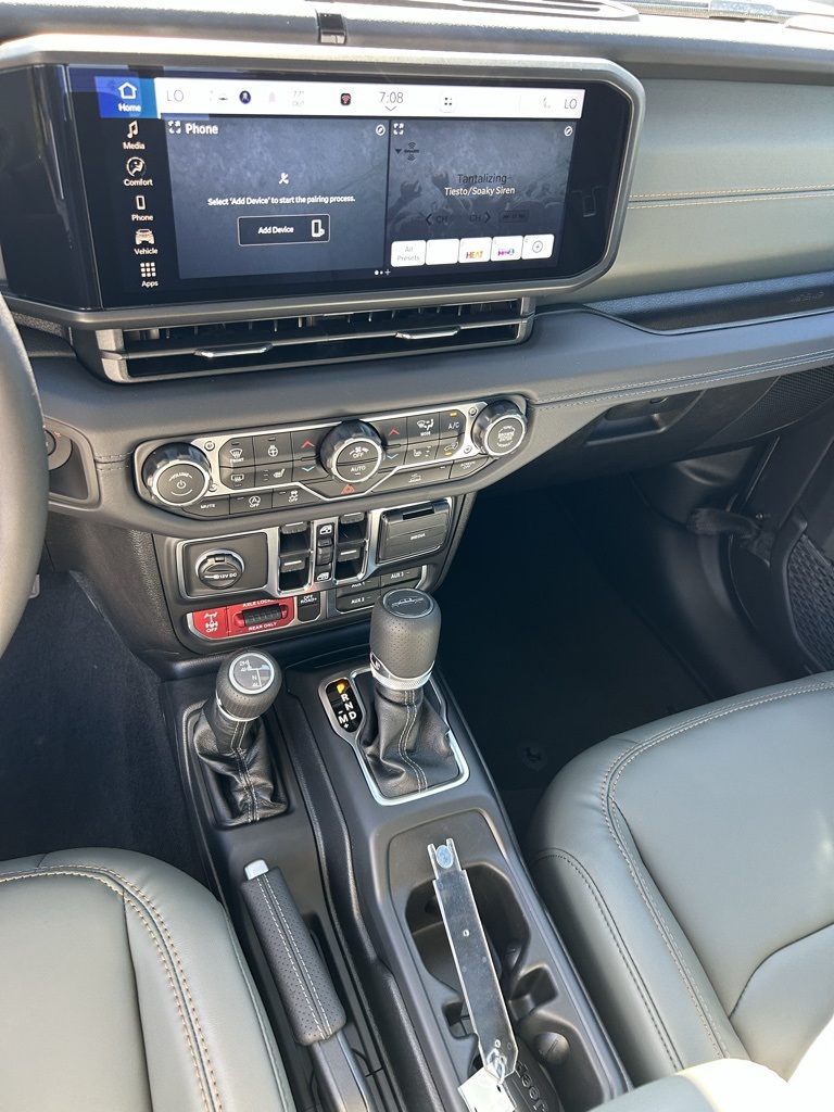 2025 Jeep Gladiator Mojave photo 21