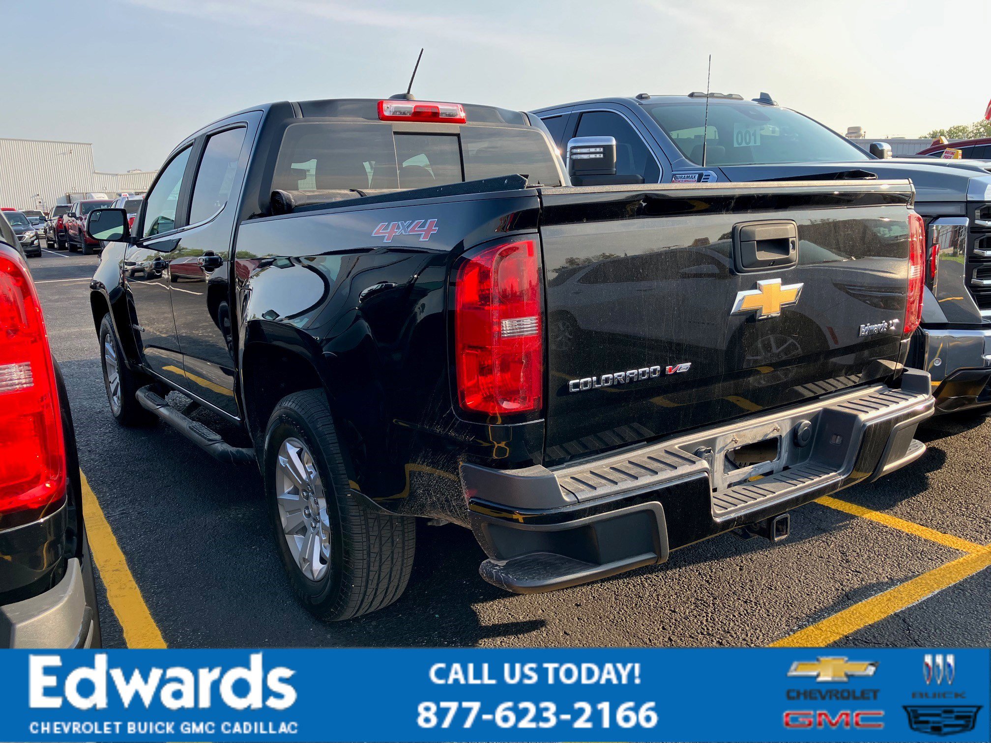 2017 Chevrolet Colorado LT photo 3