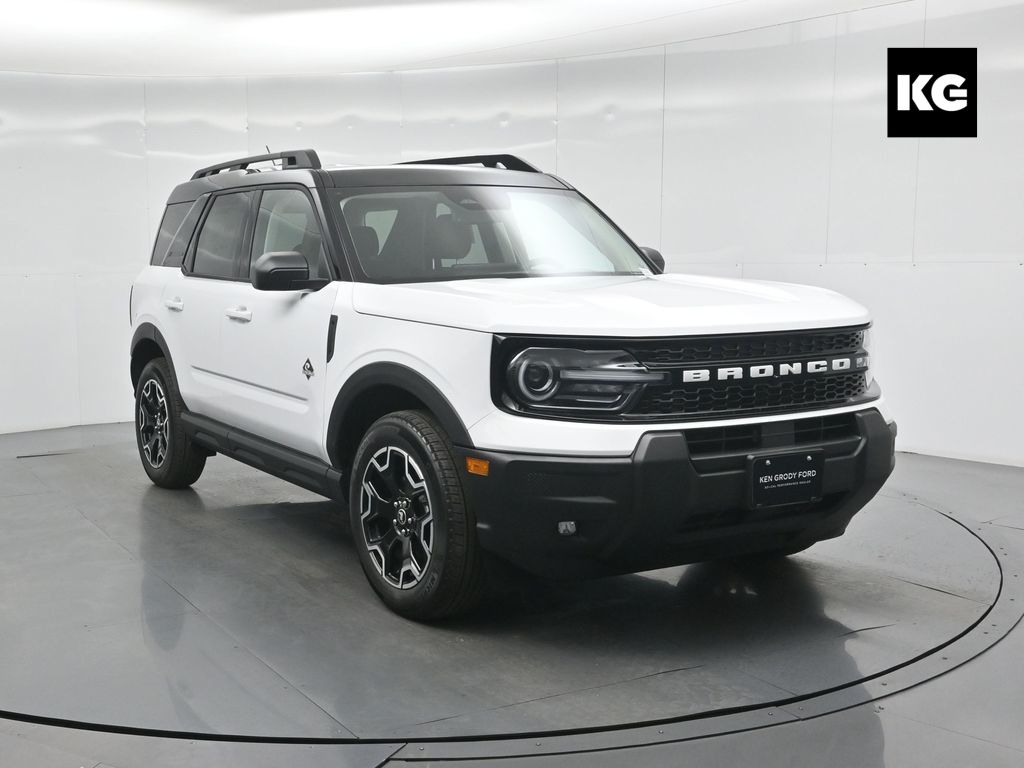 2025 Ford Bronco Sport Outer Banks's photo