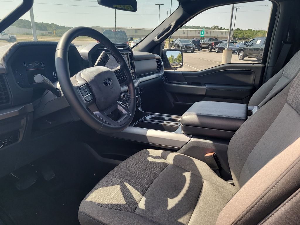 2024 Ford F-150 XLT photo 8