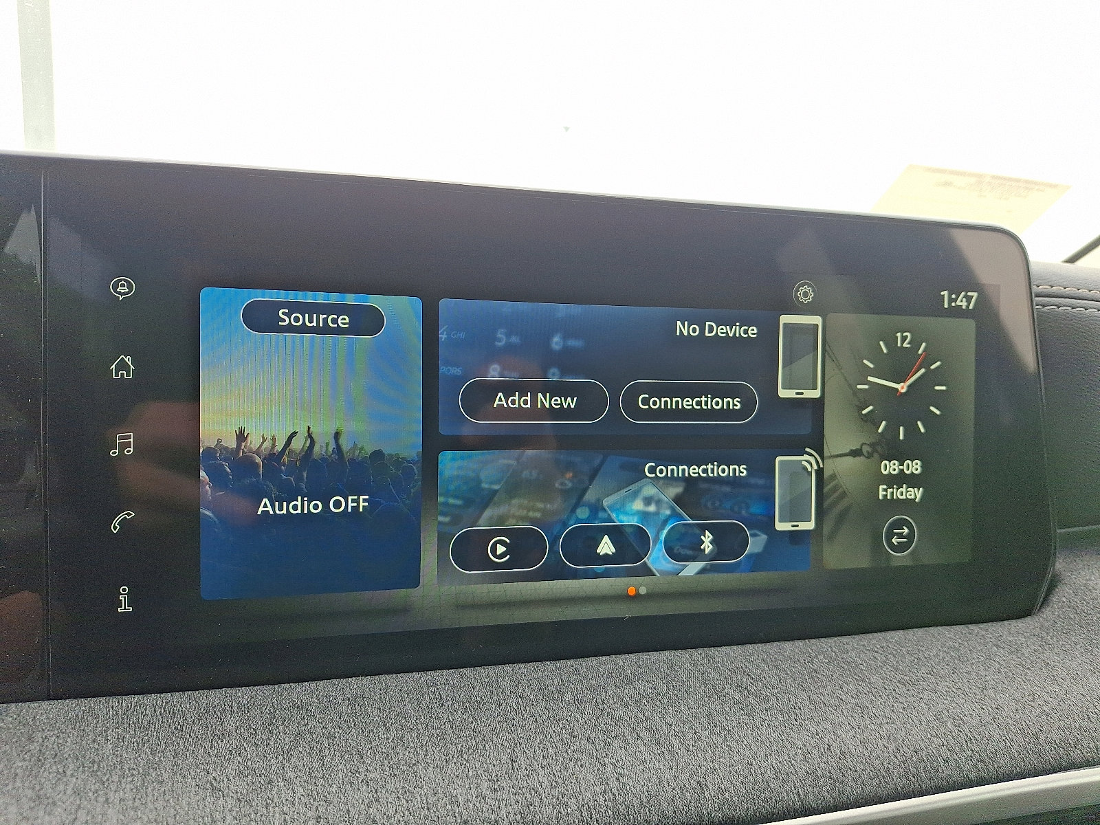 2025 Nissan Kicks SV photo 4