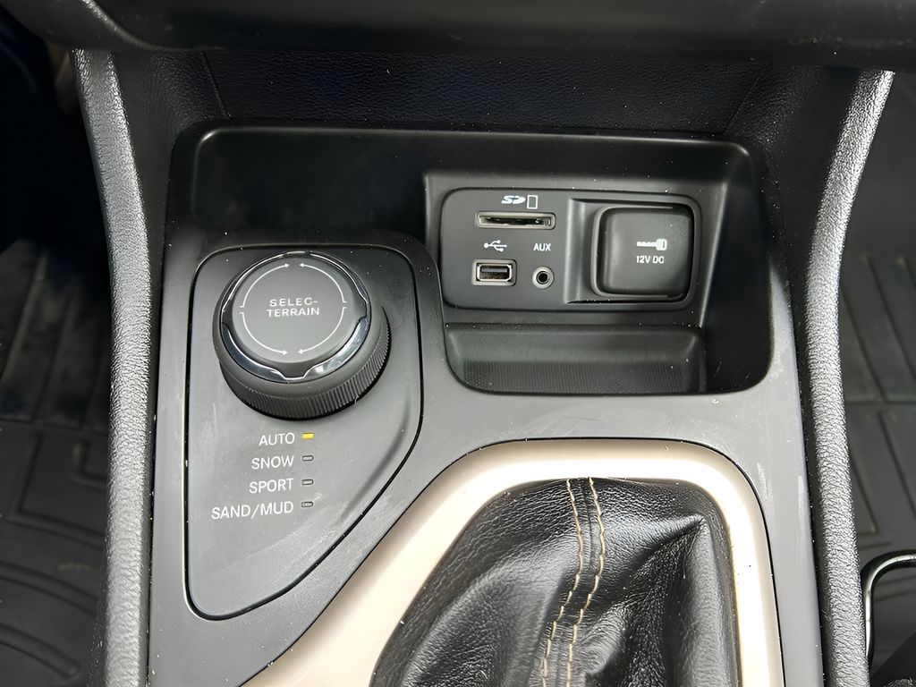 2016 Jeep Cherokee Limited photo 15