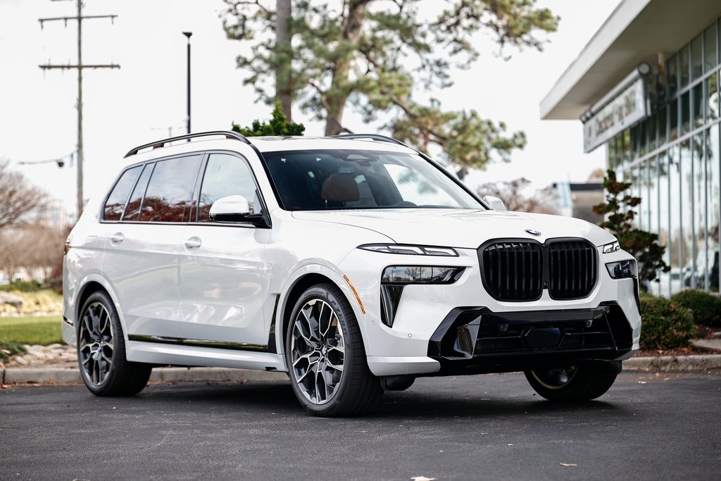 2026 BMW X7 40i's photo