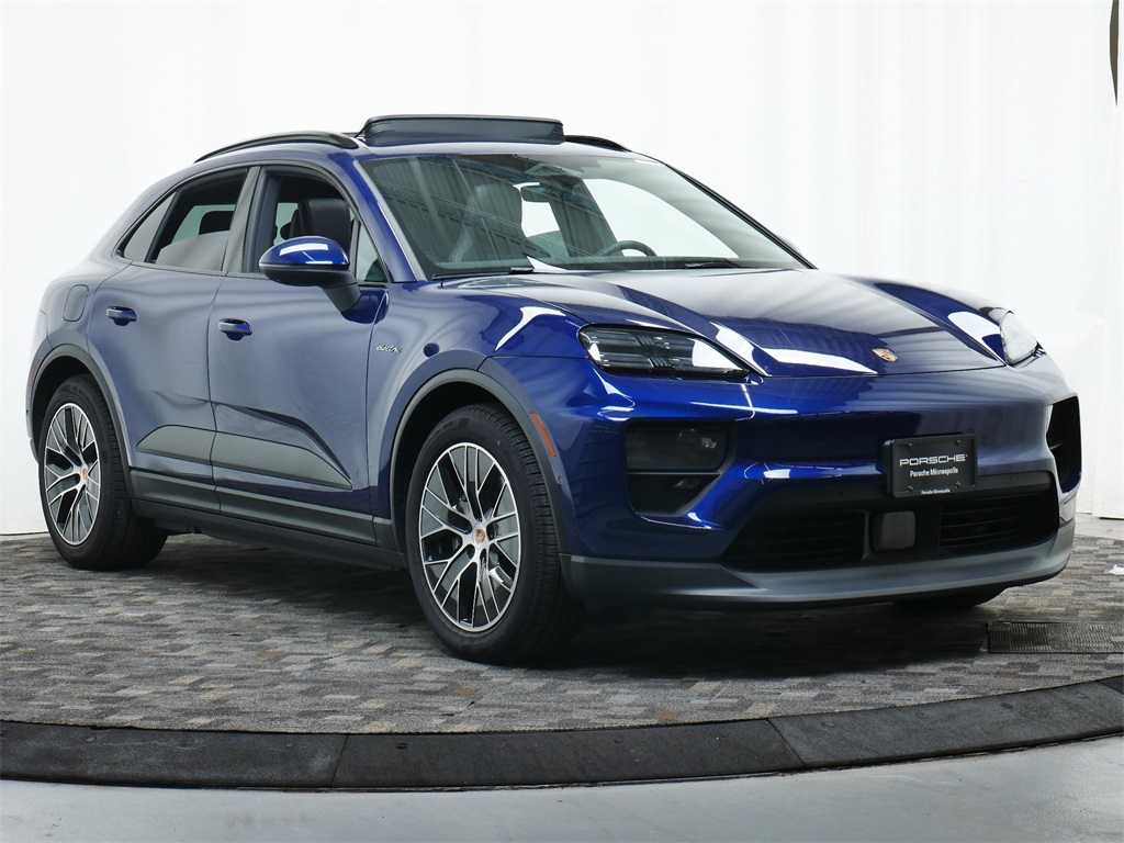 2025 Porsche Macan Electric 4 photo 9