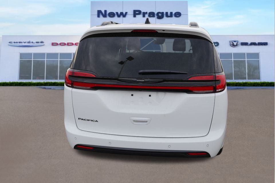 2025 Chrysler Pacifica photo 2