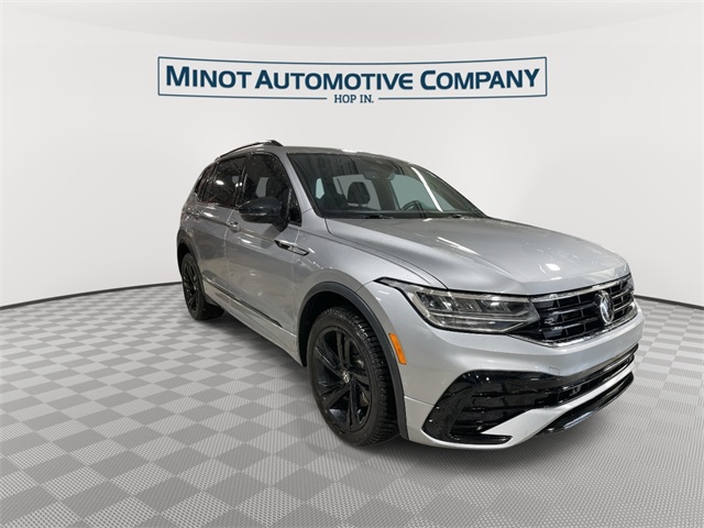 2023 Volkswagen Tiguan SE R-Line Black photo 2