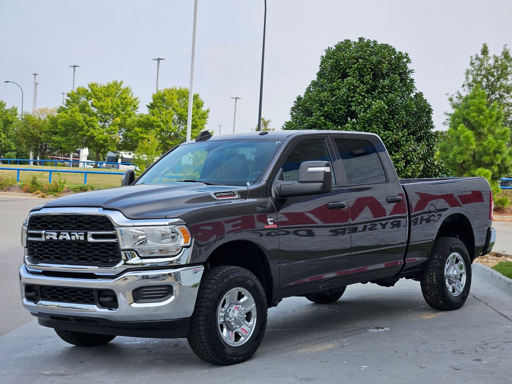 2024 Ram 2500 Tradesman photo 3
