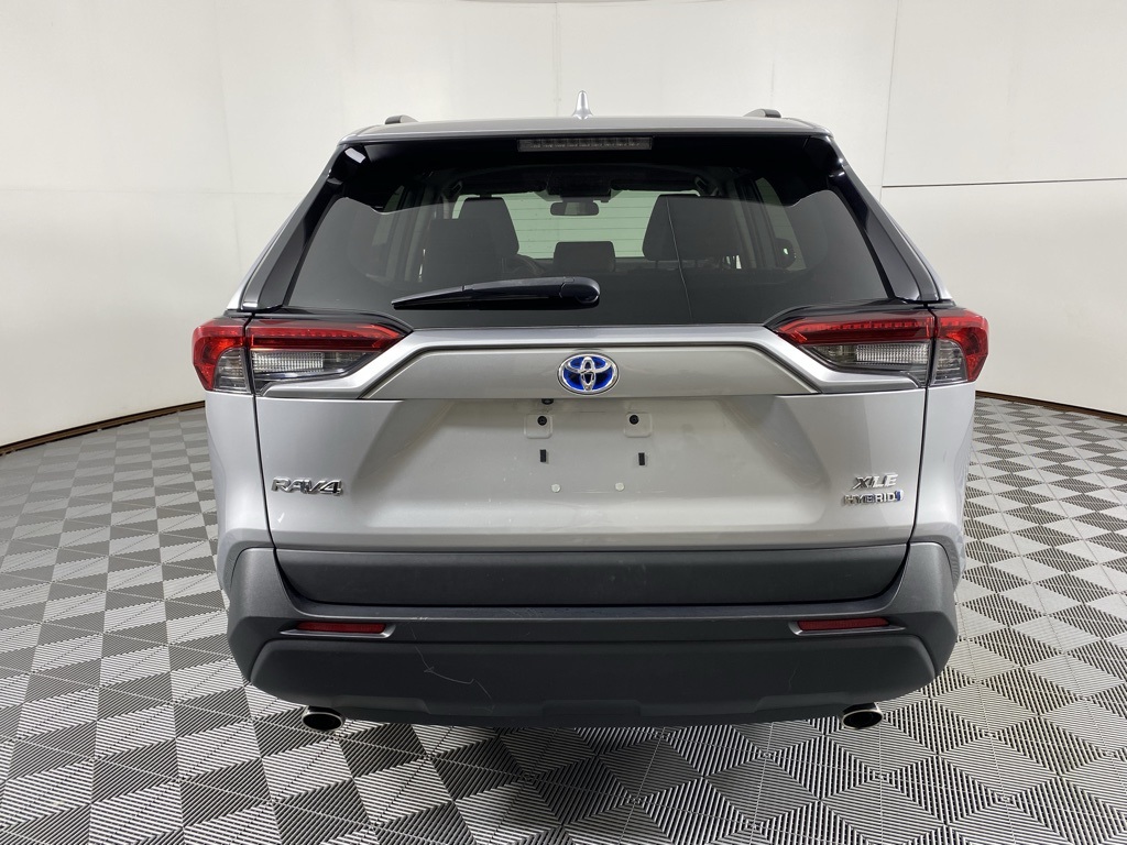 2020 Toyota RAV4 Hybrid XLE photo 6