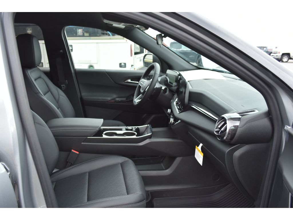 2026 Chevrolet Equinox photo 11