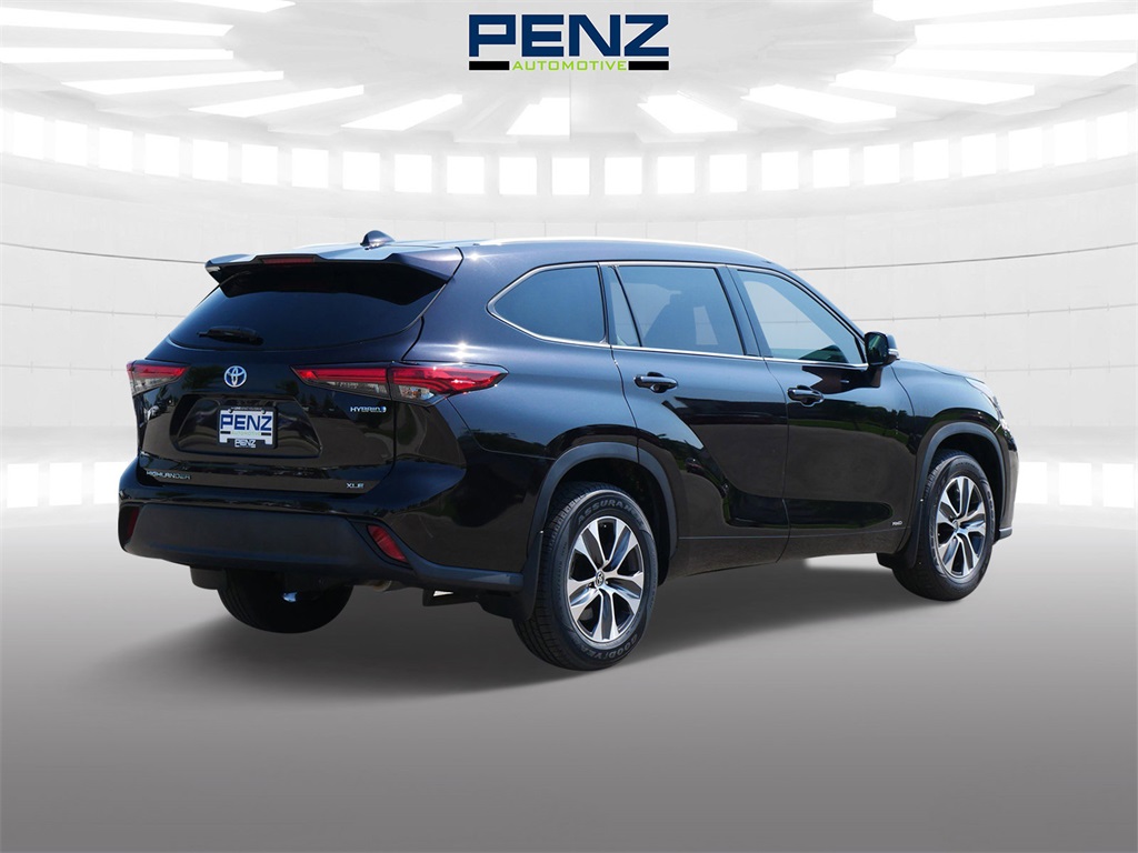 2022 Toyota Highlander Hybrid XLE photo 4