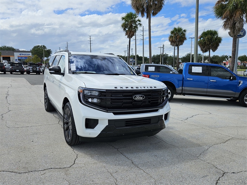 2025 Ford Expedition Platinum photo 2