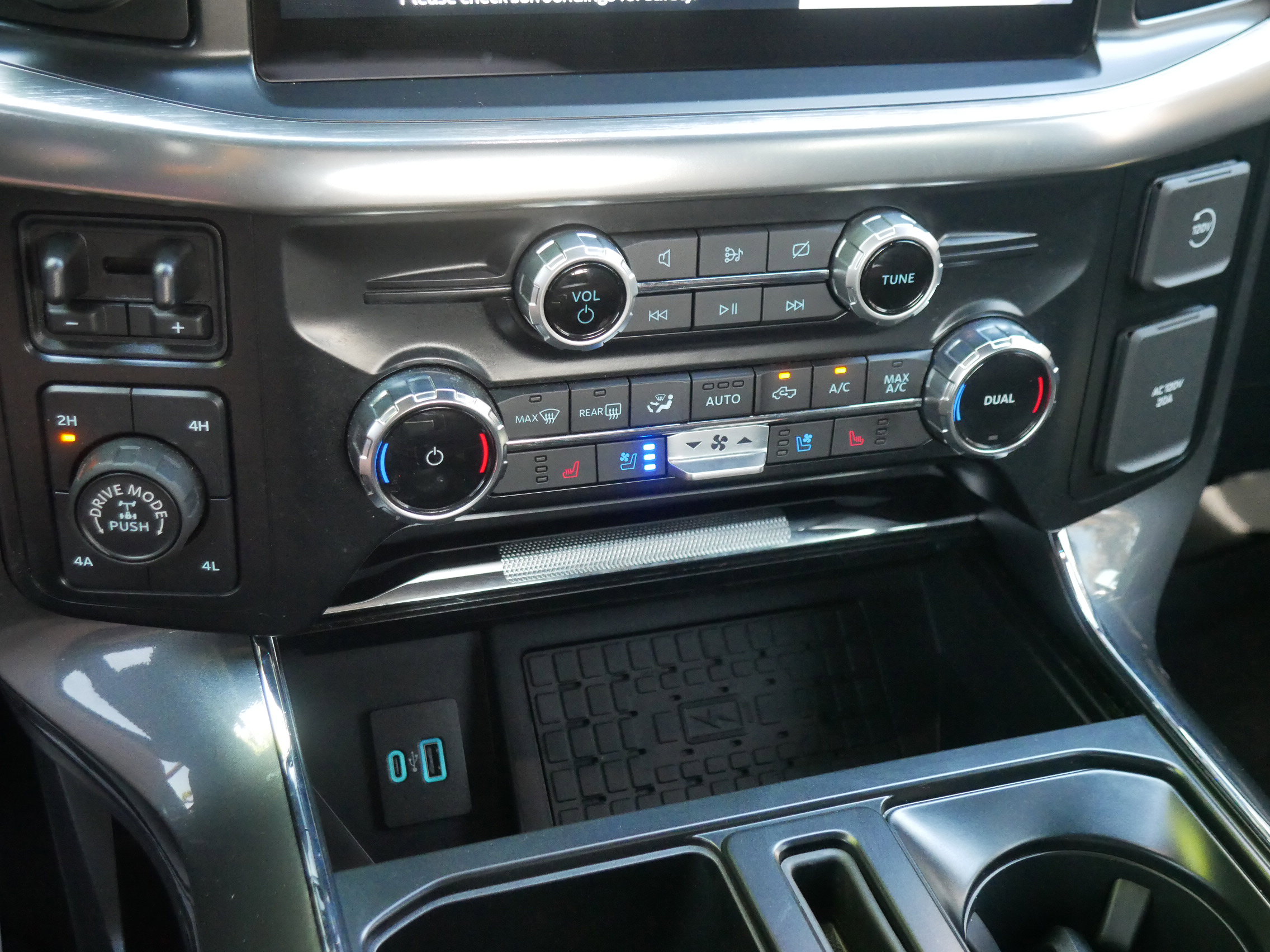 2023 Ford F-150 Lariat photo 14
