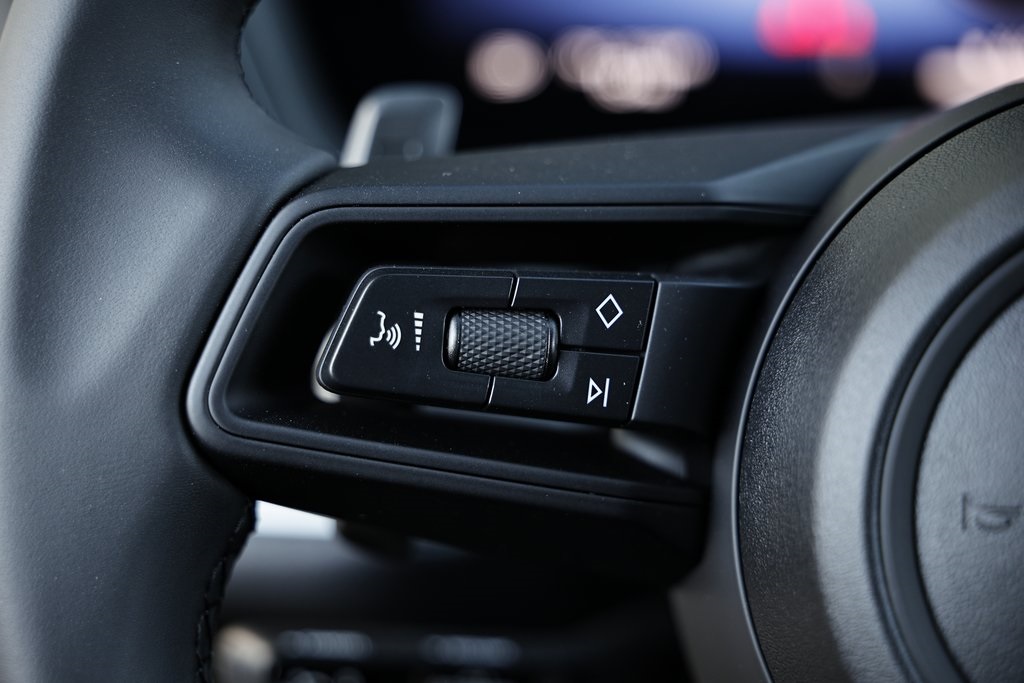 2026 Porsche Cayenne Coupe Base photo 31