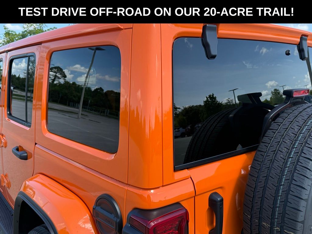 2025 Jeep Wrangler Sahara 4xe photo 32