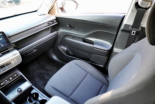 Used 2024 Blue Hyundai SE image 21