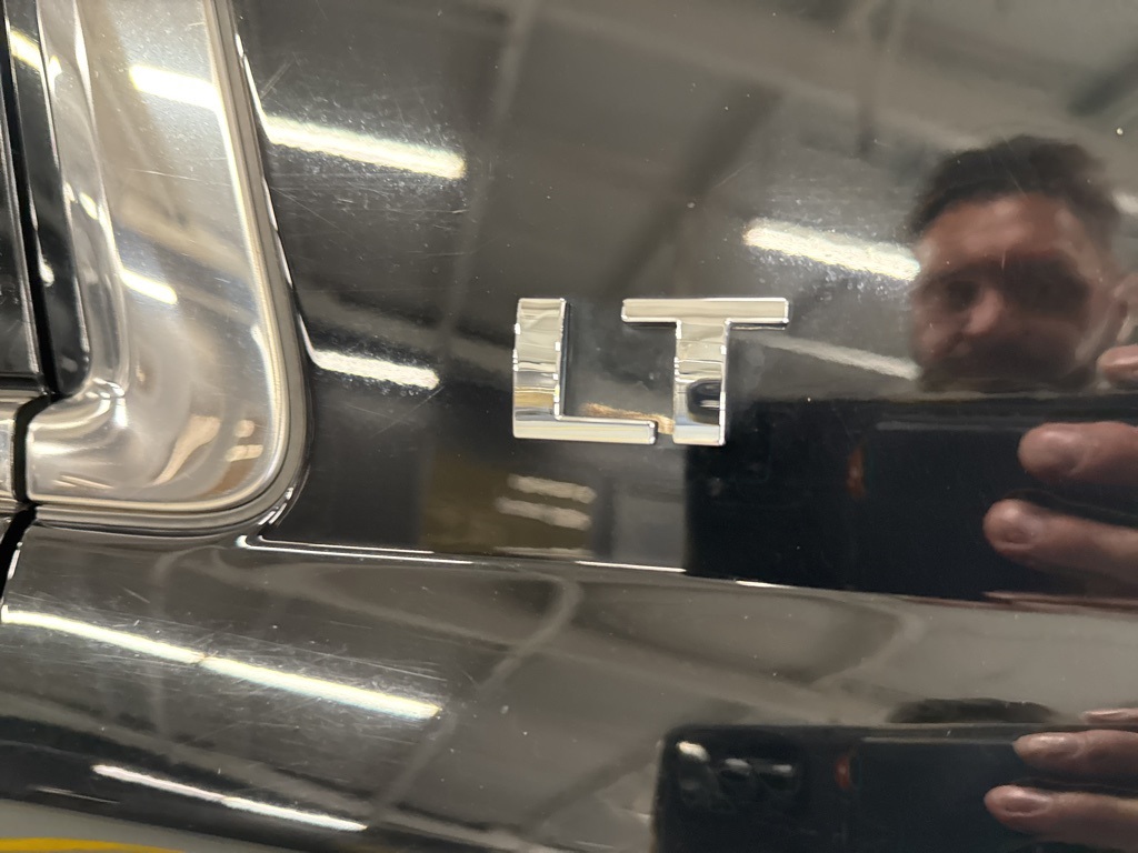 2018 Chevrolet Tahoe LT photo 2