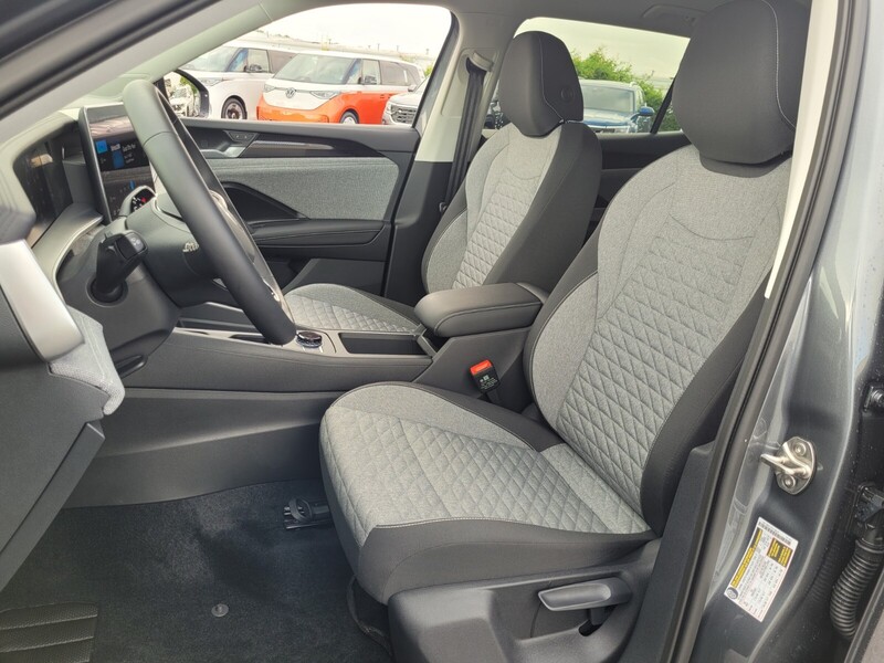 2025 Volkswagen Tiguan S photo 4