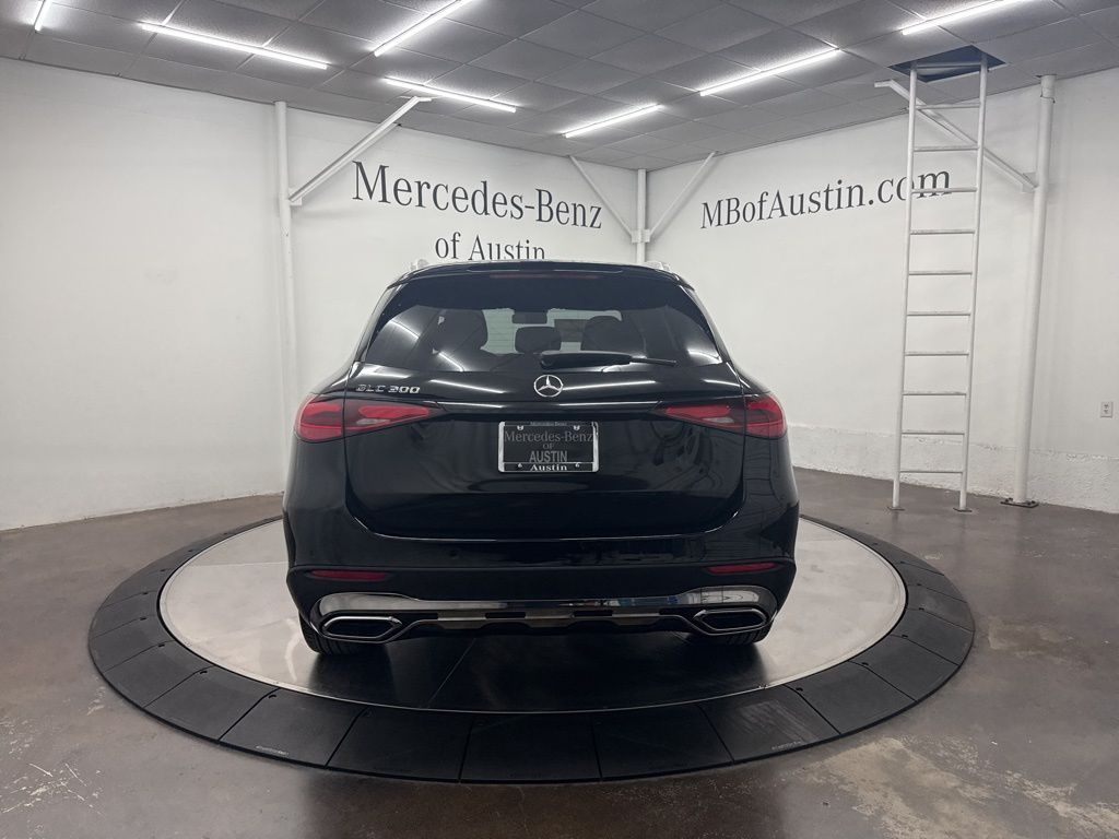 2026 Mercedes Benz GLC 300 photo 4