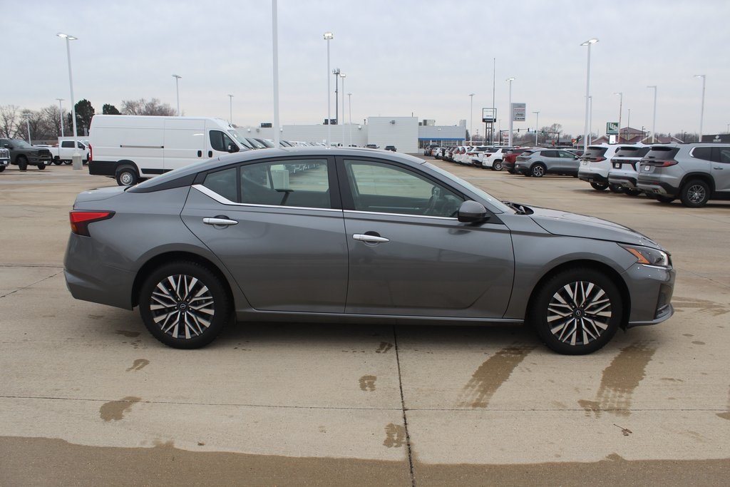 Used 2023 Nissan Altima SV with VIN 1N4BL4DW6PN320156 for sale in Storm Lake, IA