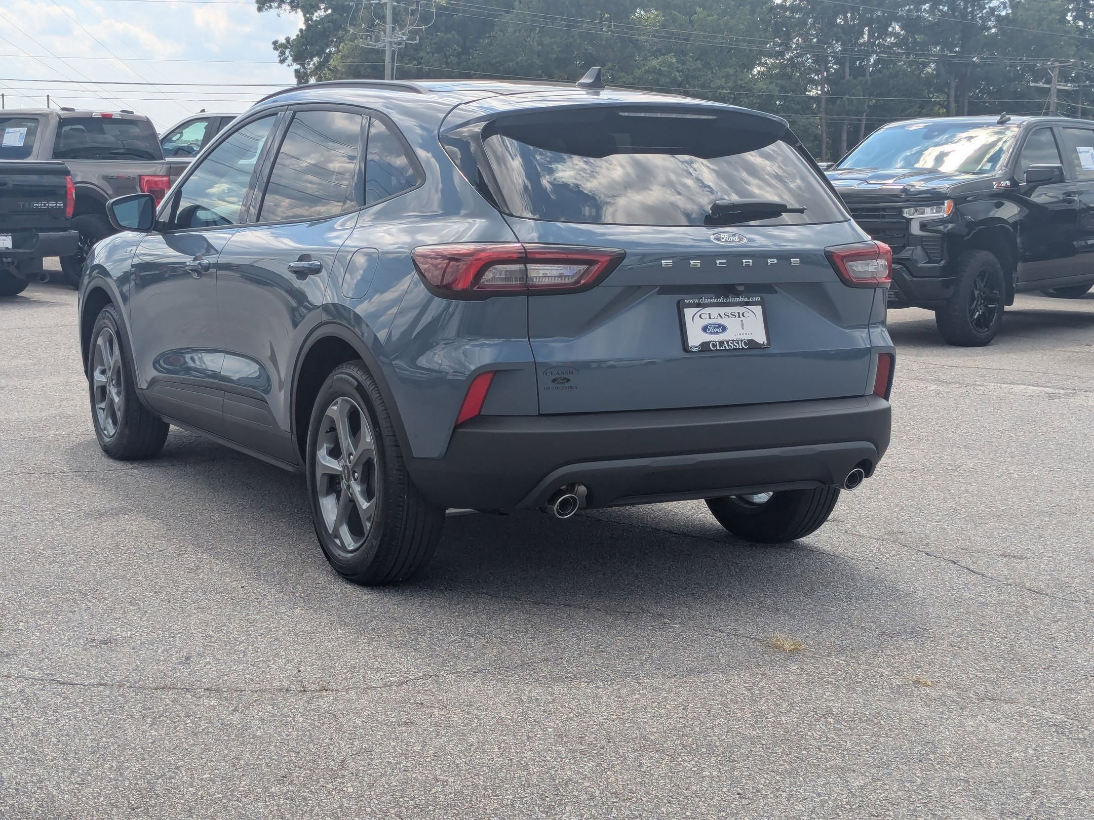 2025 Ford Escape ST-Line photo 4