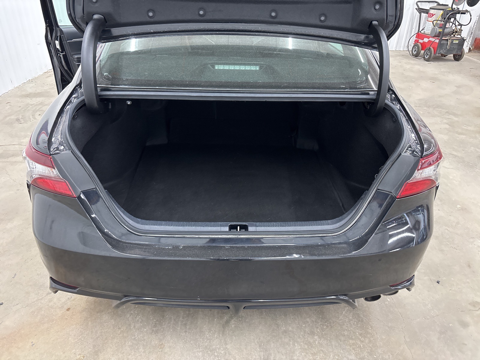 2022 Toyota Camry SE photo 6